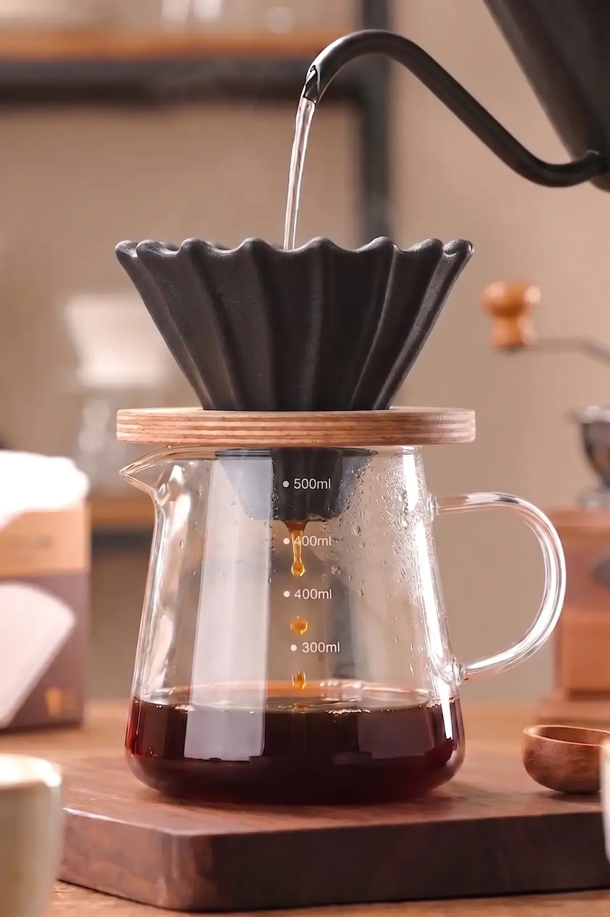 Siyah V60 02 Seramik Dripper Kahve Demleme Ekipmanı