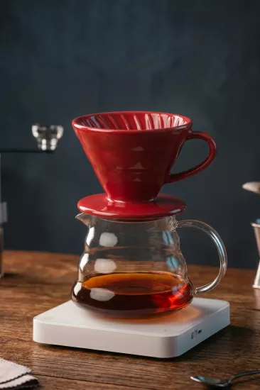 V60 02 Kırmızı Kahve Sürahi Seti 500 ml Cam Demlik ve Dripper