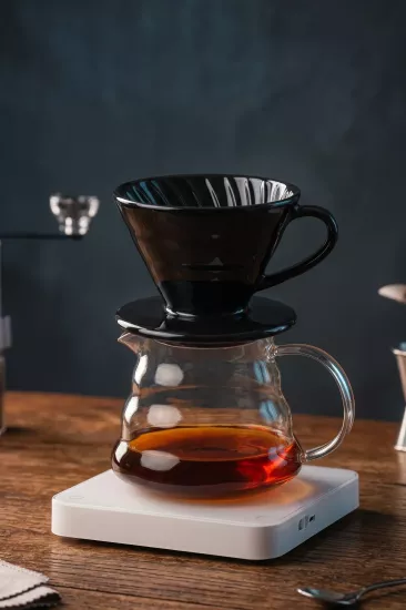 V60 02 Siyah Kahve Sürahi Seti 500 ml Cam Demlik ve Dripper